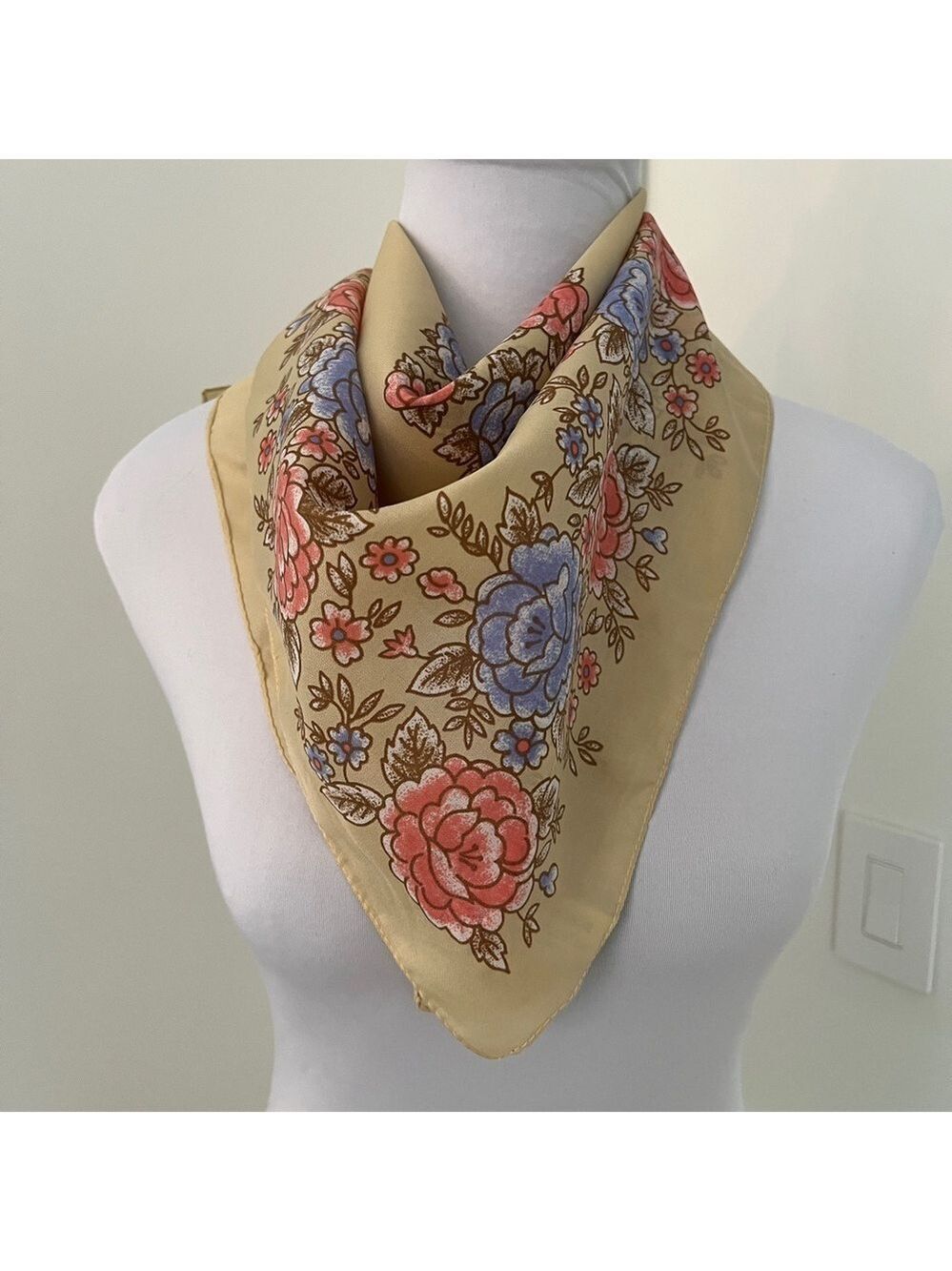 VINTAGE Square Floral Scarf Made Italy Floral Pattern Cottagecore Neck Scarf - Picture 2 of 10
